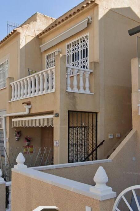 Bungalow Avec Piscine Torrevieja Exterior foto